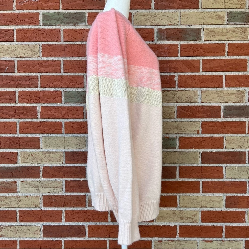 Unbranded Crew Neck Chevron Striped Pink and Gold Ombré Long Sleeve Sweater ⛄️ - Picture 4 of 8
